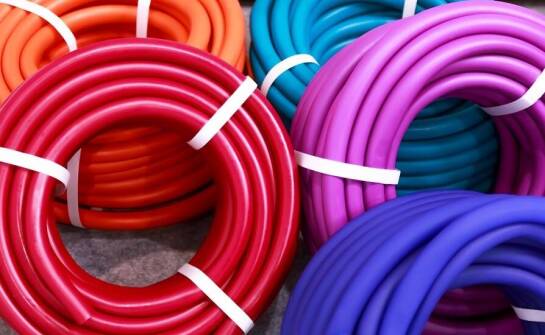 Innowacyjne rozwiązania konstrukcyjne w produkcji węży przemysłowych