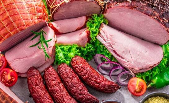 W jaki sposób hurtownie wędlin mogą wpływać na jakość produktów spożywczych?