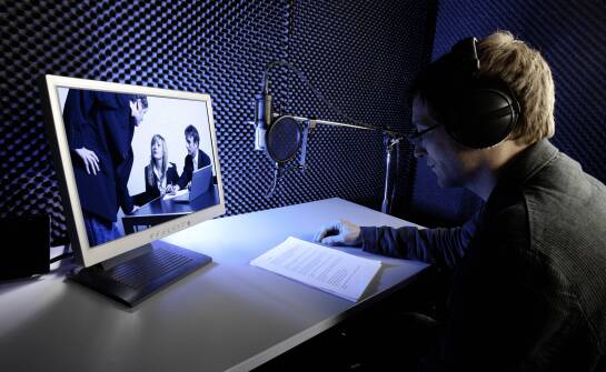 W jaki sposób lektorzy mogą zwiększyć atrakcyjność treści filmów instruktażowych?