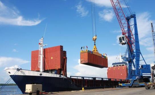 Jak przebiega załadunek gabarytów na statki? Szczegóły procesu logistycznego