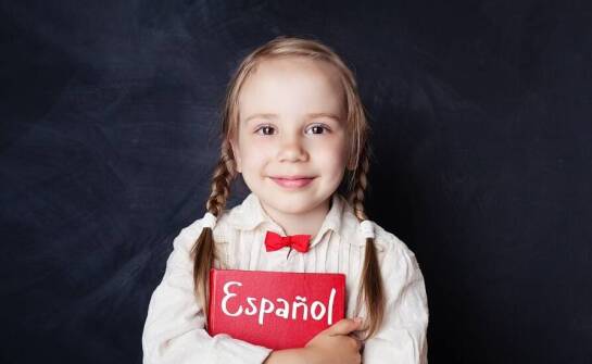 Kreatywne wyzwania w kursie hiszpańskiego: jak angażują dzieci?