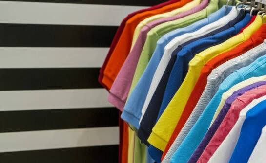 Personalizacja opakowań kaszerowanych – jak dostosować je do branży odzieżowej?