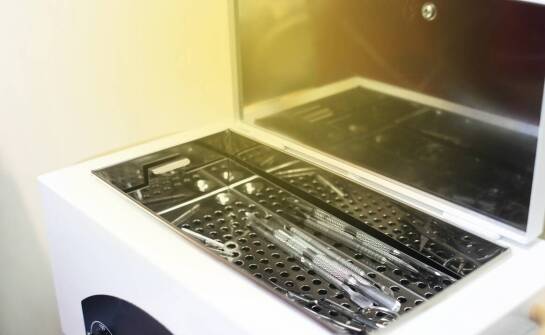 Dlaczego warto inwestować w autoklawy o szybkim czasie cyklu sterylizacji?