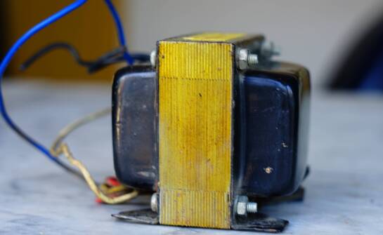 Unterschiede zwischen einem einphasigen und einem dreiphasigen Transformator