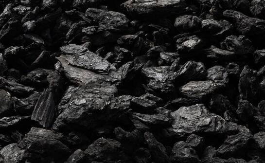 Proces zakupu paliw stałych w składzie opału – co warto wiedzieć?