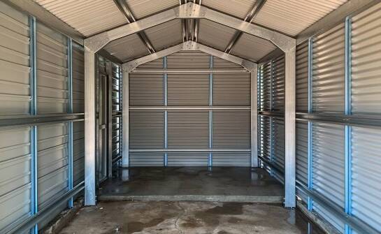 Jak wiaty blaszane mogą wpłynąć na organizację przestrzeni wokół domu?