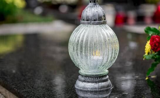 Zasady przewozu urny z prochami po kremacji w Krakowie