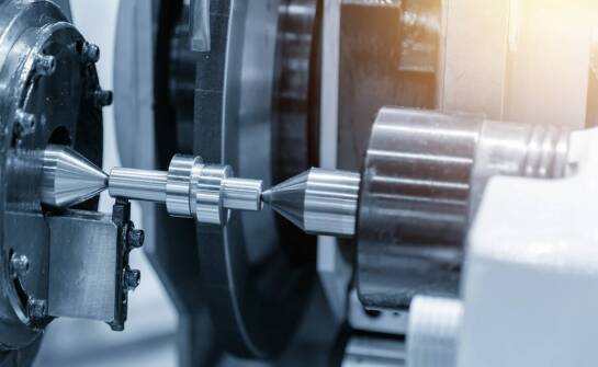 Innowacje technologiczne w śrutownicach wirnikowych: Co nowego na rynku?