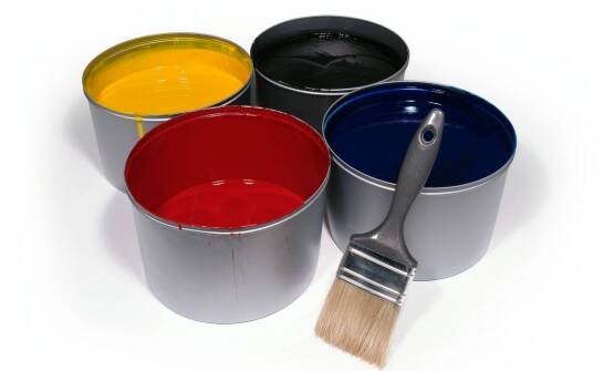 Farby sitodrukowe w projektowaniu gadżetów reklamowych: trwałość i styl