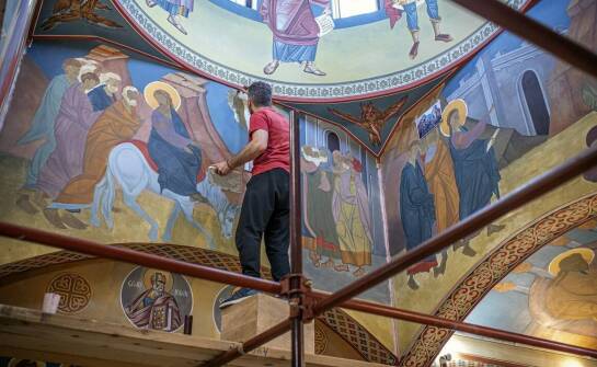 Chrześcijańska ikonografia: jak rozpoznawać świętych na obrazach i rzeźbach?