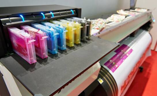 Jakie technologie druku są najefektywniejsze przy tworzeniu kartonów na zamówienie?