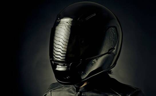 Kask motocyklowy czarny: jak pielęgnować, by służył przez lata?