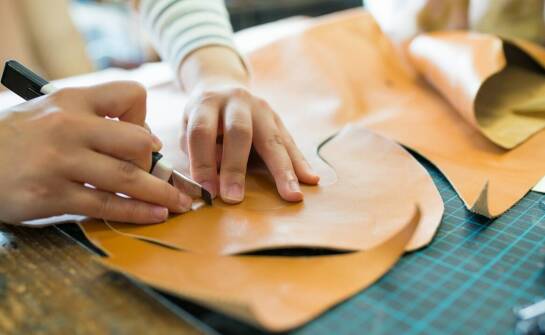 Falcowanie, bigowanie i inne techniki introligatorskie: co warto wiedzieć?