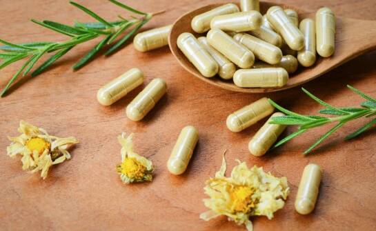 Jakie suplementy wspomagają zdrowe trawienie?