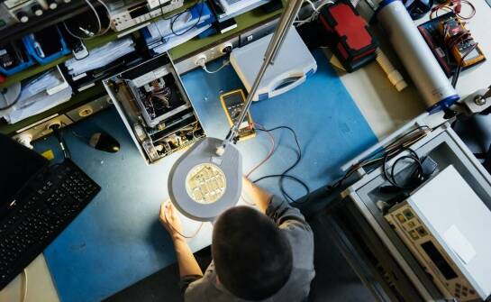 Jak zaawansowane technologie wspomagają naprawę silników asynchronicznych?