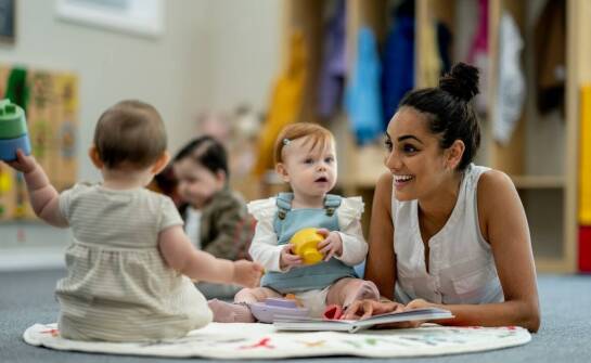 Jak przedszkole niepubliczne wspiera rozwój językowy dzieci?