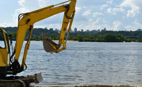 Znaczenie wynajmu koparki w kontekście ochrony środowiska