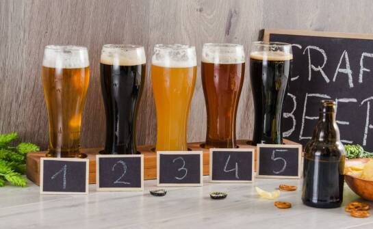 Jakie korzyści oferują butelki szklane dla producentów piwa?