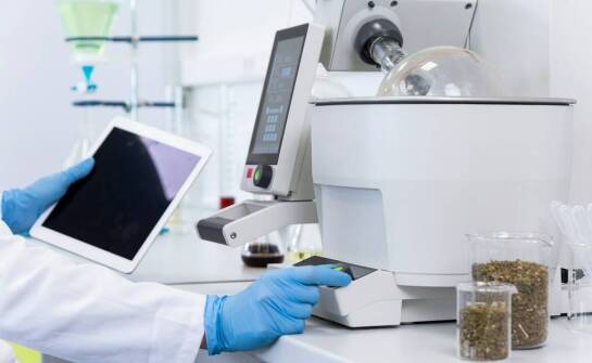 Wpływ zaawansowanych materiałów na konstrukcję nowoczesnych gniotowników laboratoryjnych