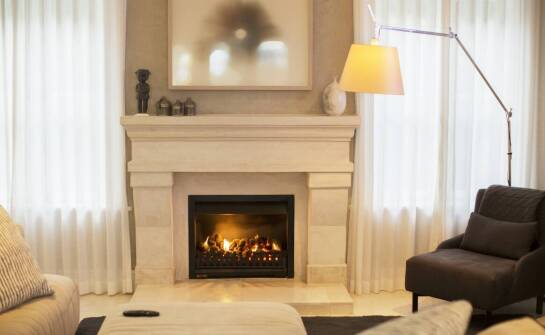 Szybki montaż kominków dzięki prefabrykowanym elementom