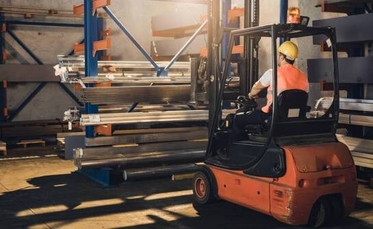 Optymalizacja floty wózków widłowych dzięki profesjonalnemu serwisowi