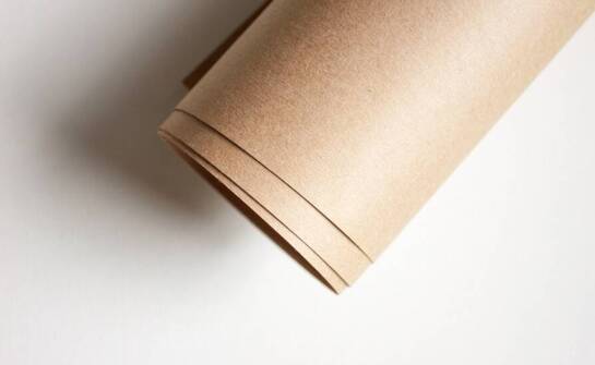 Współpraca z hurtowniami – jak papier antypoślizgowy wspiera dystrybucję towarów