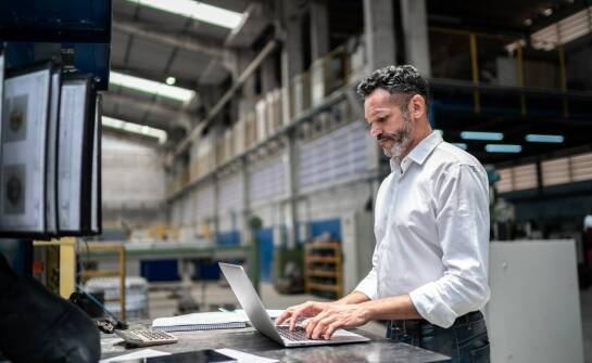 Jak nasza platforma wspiera proces nadawania przesyłek priorytetowych?