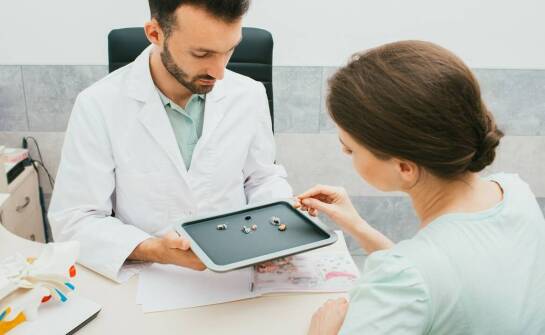 Jakie są najczęstsze przyczyny decyzji o korekcie nosa?