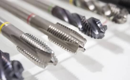 Wpływ skupu węglika na efektywność produkcji narzędzi skrawających