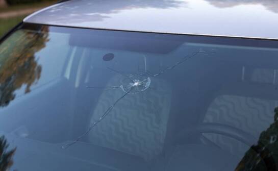 Znaczenie profesjonalnej naprawy pęknięć na szybie dla bezpieczeństwa