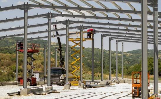 Bau von Stahlhallen und Umweltanforderungen