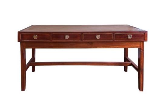 Dlaczego warto zainwestować w oryginalne biurko Empire?