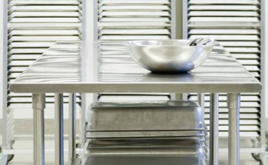 Jakie są najważniejsze aspekty utrzymania czystości w restauracjach przez profesjonalne firmy sprzątające?