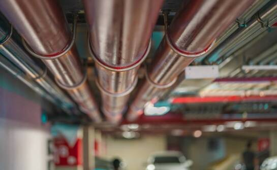 Jak elastyczne rury preizolowane przyczyniają się do zrównoważonego rozwoju?