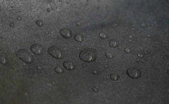 Odporność kamienia na wilgoć i zabrudzenia w łazience – co warto wiedzieć