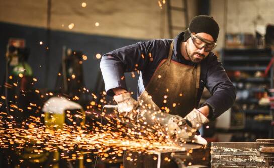 Elastyczność produkcji małych serii: zalety kucia swobodnego