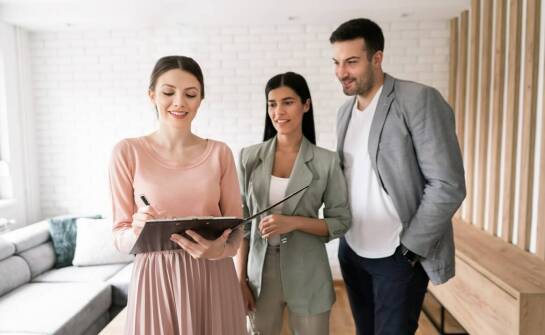 Proces sprzedaży nieruchomości z agencją – krok po kroku