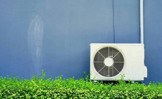 Pompy ciepła w modernizacji starych budynków – czy to się opłaca?