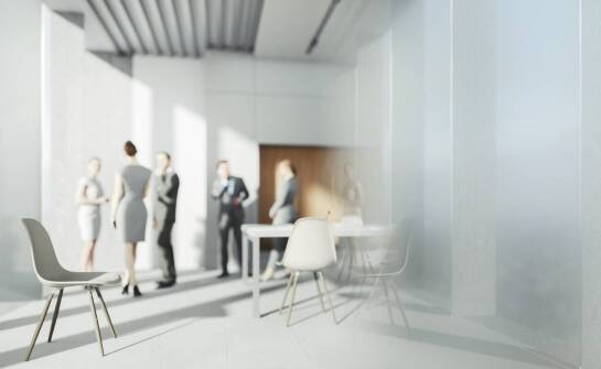 Jak biura nieruchomości ułatwiają zakup mieszkań na pierwszym rynku?