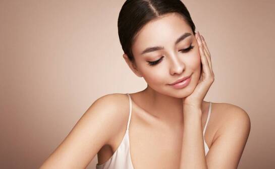 Jak pluryal stymulator wpływa na elastyczność skóry?