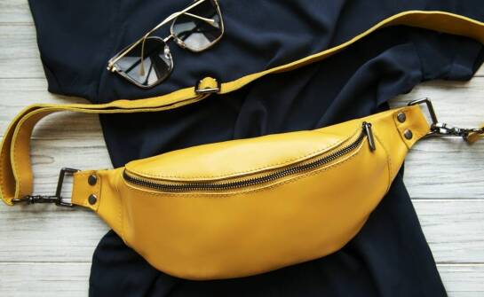 Jakie akcesoria najlepiej uzupełniają stylizację z krótkim kombinezonem damskim?