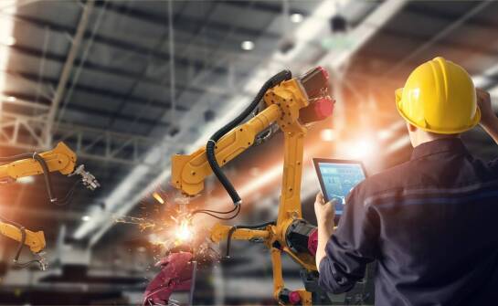 Jak puw platforma wspomaga robotyzację w przemyśle metalurgicznym?