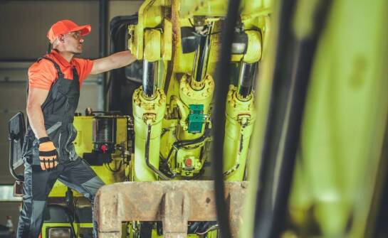 Jakie są kluczowe czynniki sukcesu w relokacji maszyn przemysłowych?