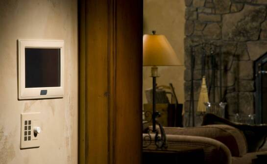 Instalacje alarmowe a wymagania prawne – co warto wiedzieć?