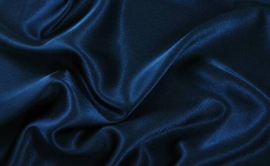 Jak podkreślić talię w kombinezonie damskim wieczorowym?