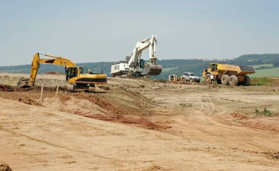 Nowoczesne techniki frezowania korzeni a efektywność prac ziemnych
