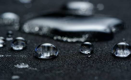 Dlaczego jakość materiałów jest kluczowa w produkcji parasoli?