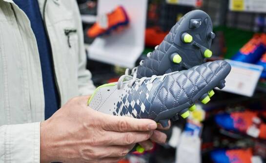 Poradnik zakupowy: na co zwrócić uwagę przy wyborze butów sportowych chłopięcych rozmiar 35?