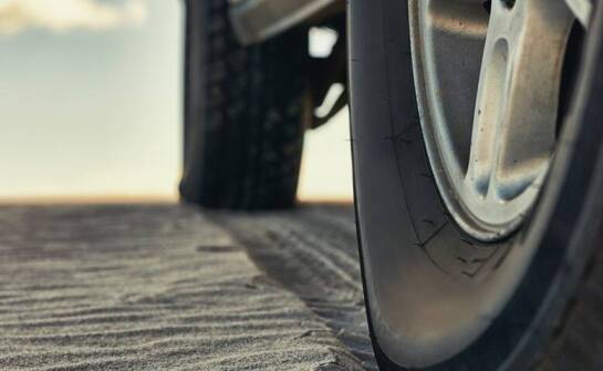 Dzipy 4x4 a bezpieczeństwo – na co zwrócić uwagę przy zakupie?