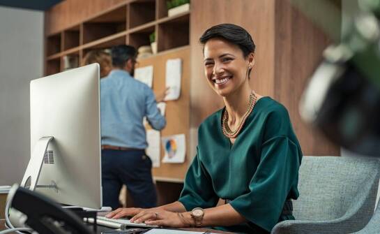 Inspiracje z naszyjnikiem z pereł do biura